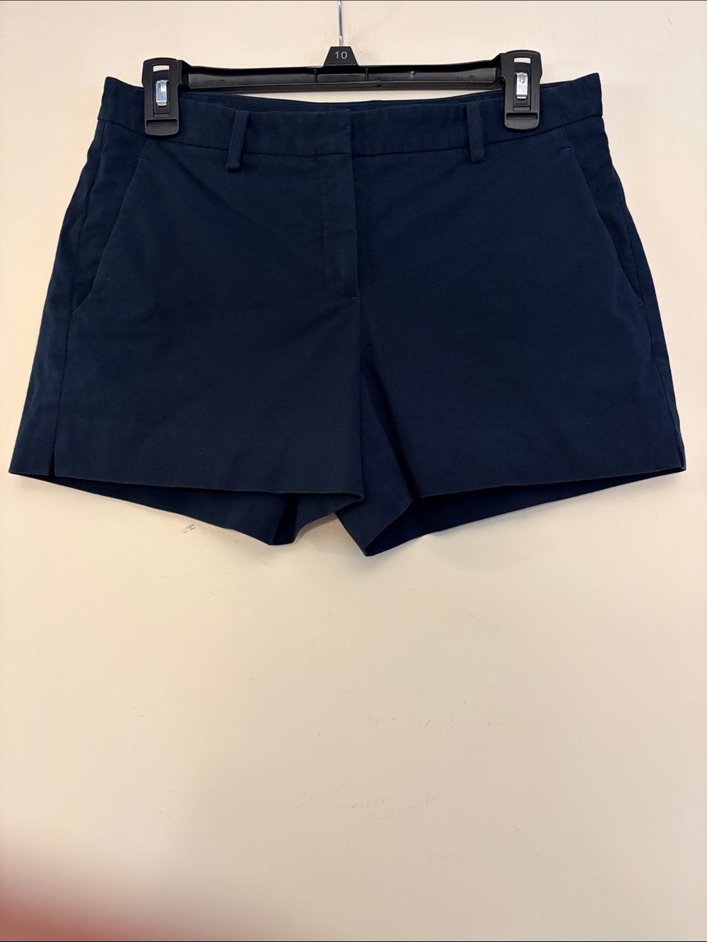 Theory Women’s Navy Blue Classic 3.5 in inseam Shorts, size 4